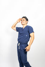 SCRUB REVOLT JOGGER ANTIFLUIDOS COLECCIÓN BÁSICOS