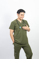 SCRUB REVOLT JOGGER ANTIFLUIDOS COLECCIÓN BOSQUE