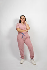 SCRUB GREY JOGGER COLECCIÓN ROMÁNTICA
