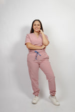 SCRUB GREY JOGGER COLECCIÓN ROMÁNTICA