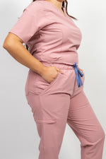 SCRUB GREY JOGGER COLECCIÓN ROMÁNTICA
