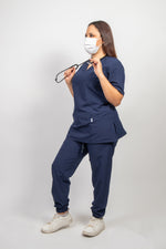 SCRUB GREY JOGGER COLECCIÓN BÁSICOS