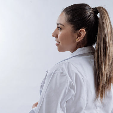 BATA DE MEDICO DAMA CON CUELLO