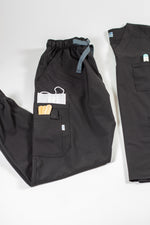 SCRUB REVOLT JOGGER ANTIFLUIDOS COLECCIÓN BÁSICOS