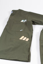 SCRUB REVOLT JOGGER ANTIFLUIDOS COLECCIÓN BOSQUE