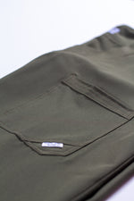 SCRUB REVOLT JOGGER ANTIFLUIDOS COLECCIÓN BOSQUE