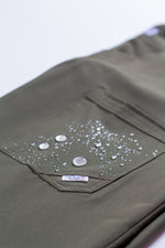 SCRUB REVOLT JOGGER ANTIFLUIDOS COLECCIÓN BOSQUE
