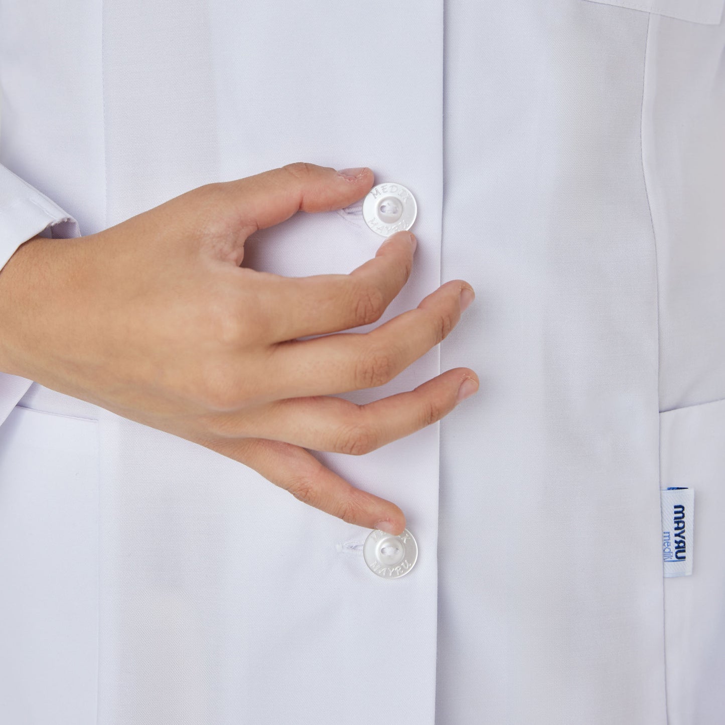 BATA DE LABORATORIO DAMA CON CUELLO